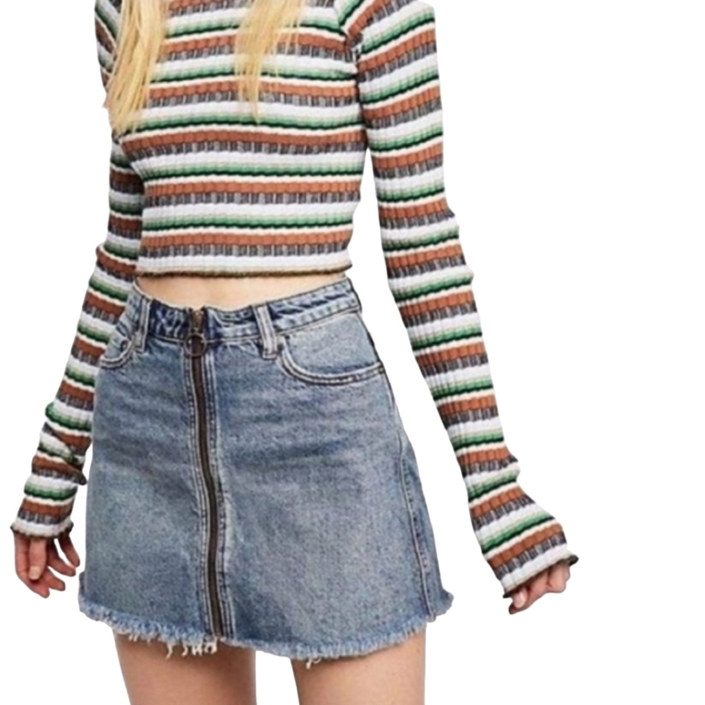 WE THE FREE PEOPLE Front Zipper Jean Skirt 28 M Denim Mini Frayed Hem 30" Waist - Picture 2 of 16